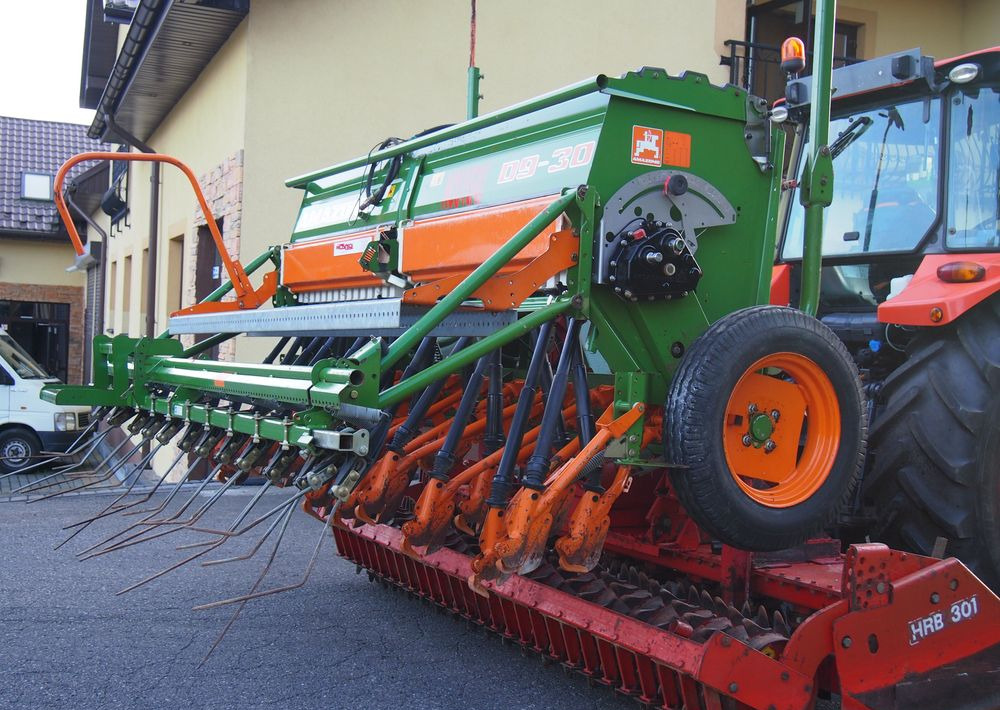 Agregat uprawowo-siewny Amazone HRB 301 I D9-30 2005 Agregat uprawowo siewny KUHN AMAZONE szerokość robocza 3m - Máy gieo hạt liên hợp: hình 5 Agregat uprawowo-siewny Amazone HRB 301 I D9-30 2005 Agregat uprawowo siewny KUHN AMAZONE szerokość robocza 3m - Máy gieo hạt liên hợp: hình 5