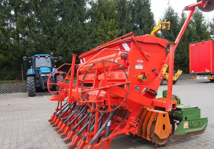 Agregat uprawowo-siewny Kuhn KE303 i INTEGRA 3000 2009 Agrebat uprawowo siewny, brona aktywna AMAZONE i KUHN - Máy gieo hạt liên hợp: hình 3 Agregat uprawowo-siewny Kuhn KE303 i INTEGRA 3000 2009 Agrebat uprawowo siewny, brona aktywna AMAZONE i KUHN - Máy gieo hạt liên hợp: hình 3