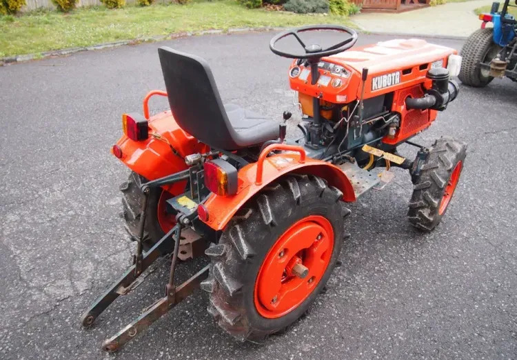 Ciągnik Kubota B6100 1995 4x4 - Máy cày: hình 5 Ciągnik Kubota B6100 1995 4x4 - Máy cày: hình 5