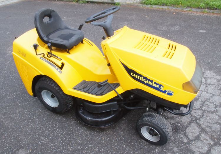 Kosiarka traktorek Castel Garden 13/92 2007 Kosiarka Castel Garden 13/92 - Máy cắt cỏ vườn: hình 1 Kosiarka traktorek Castel Garden 13/92 2007 Kosiarka Castel Garden 13/92 - Máy cắt cỏ vườn: hình 1
