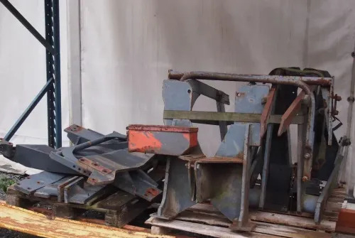Ładowacz czołowy Tur do ciągnika MF NW JD CLAAS RENAULT - Máy chất hàng trước cho máy cày: hình 2 Ładowacz czołowy Tur do ciągnika MF NW JD CLAAS RENAULT - Máy chất hàng trước cho máy cày: hình 2