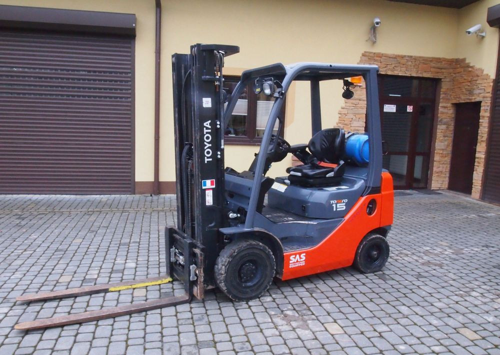 Wózek widłowy Toyota 8FGF15 2018 TRIPLEX system SAS (blokowanie tylnej osi) - Xe nâng gas: hình 1 Wózek widłowy Toyota 8FGF15 2018 TRIPLEX system SAS (blokowanie tylnej osi) - Xe nâng gas: hình 1