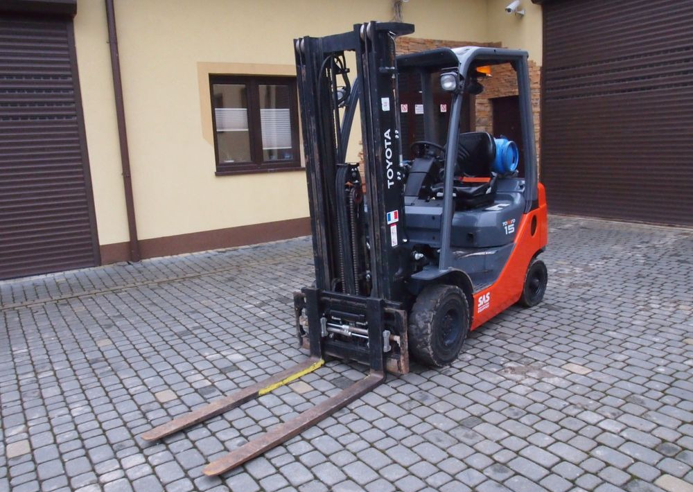 Wózek widłowy Toyota 8FGF15 2018 TRIPLEX system SAS (blokowanie tylnej osi) - Xe nâng gas: hình 2 Wózek widłowy Toyota 8FGF15 2018 TRIPLEX system SAS (blokowanie tylnej osi) - Xe nâng gas: hình 2