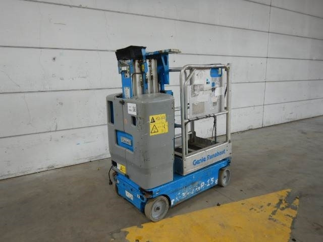 Genie GR15 - Máy nâng người thẳng đứng: hình 4 Genie GR15 - Máy nâng người thẳng đứng: hình 4