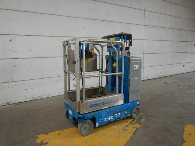 Genie GR15 - Máy nâng người thẳng đứng: hình 3 Genie GR15 - Máy nâng người thẳng đứng: hình 3