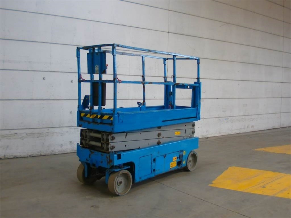 Genie GS2032 - Máy nâng người hình kéo: hình 4 Genie GS2032 - Máy nâng người hình kéo: hình 4