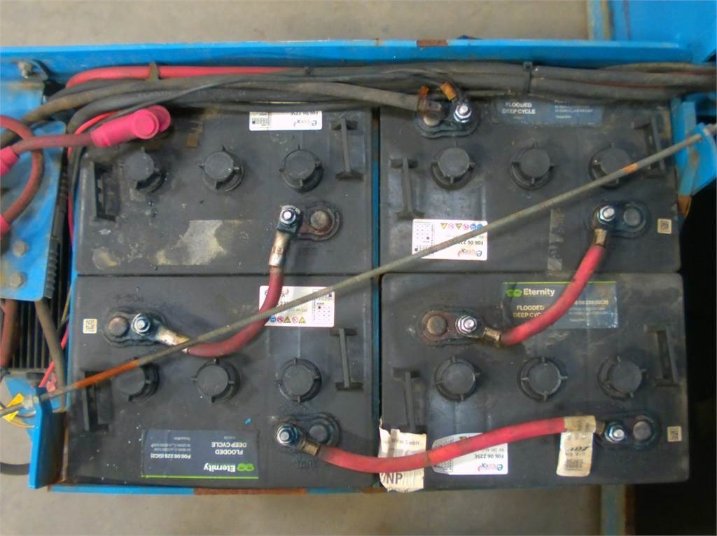 Genie GS2032 - Máy nâng người hình kéo: hình 5 Genie GS2032 - Máy nâng người hình kéo: hình 5