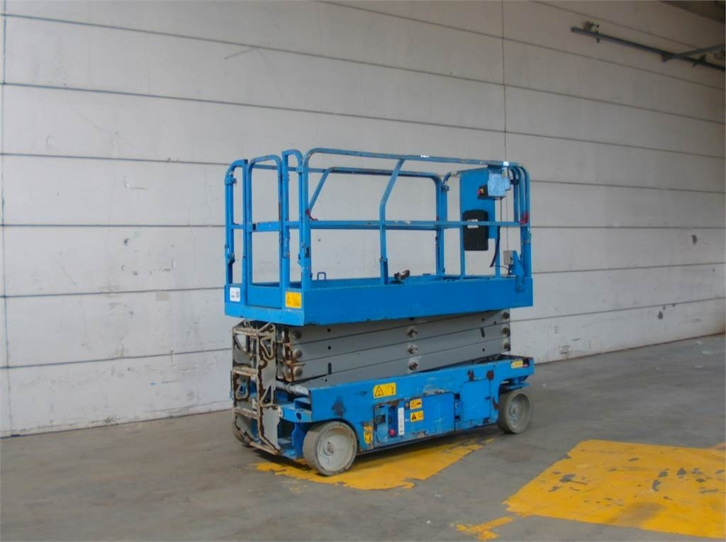 Genie GS2646 - Máy nâng người hình kéo: hình 2 Genie GS2646 - Máy nâng người hình kéo: hình 2