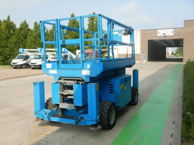 Genie GS2669RT - Máy nâng người hình kéo: hình 4 Genie GS2669RT - Máy nâng người hình kéo: hình 4