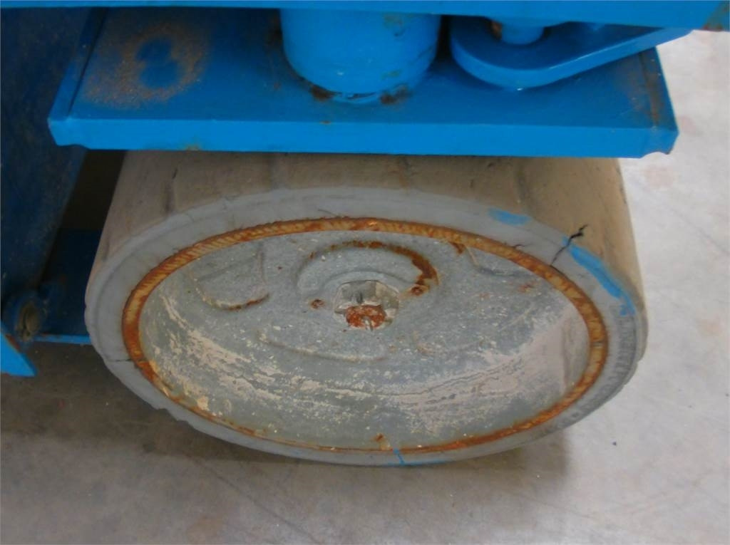 Máy nâng người hình kéo Genie GS3246: hình 13 Máy nâng người hình kéo Genie GS3246: hình 13