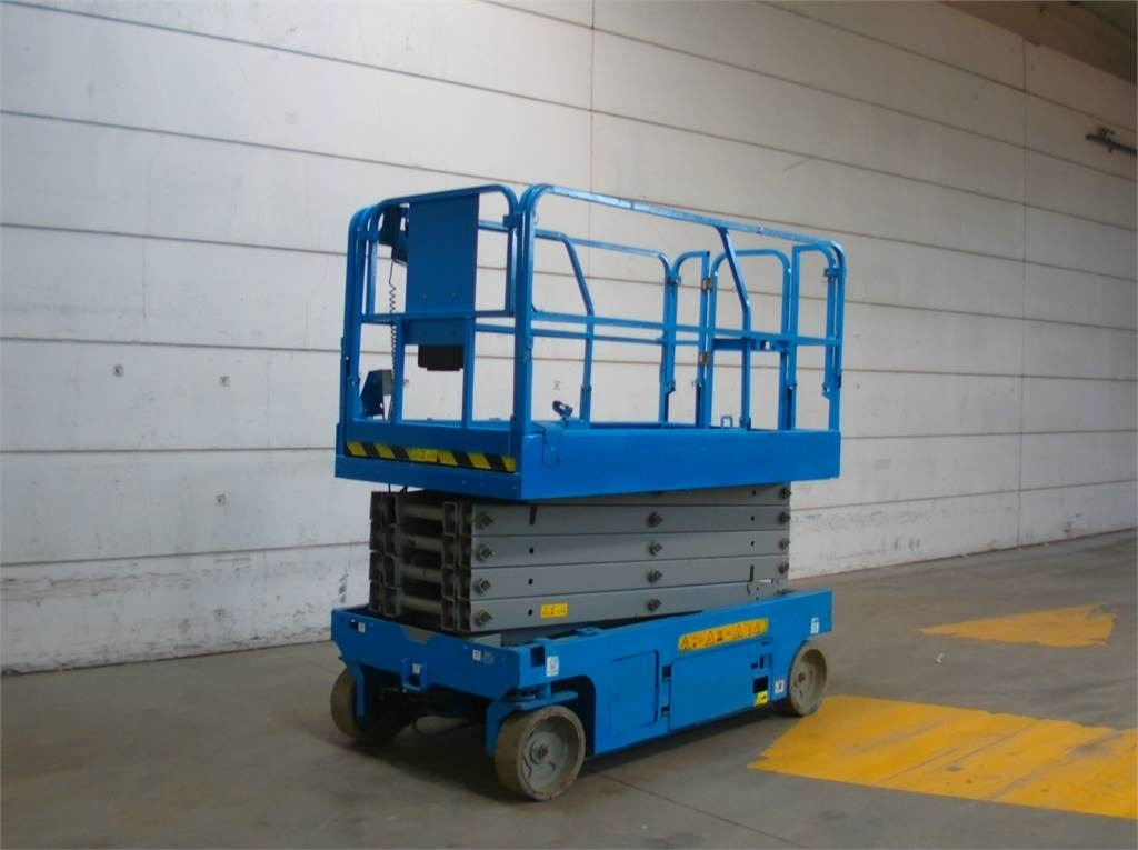 Genie GS3246 - Máy nâng người hình kéo: hình 3 Genie GS3246 - Máy nâng người hình kéo: hình 3