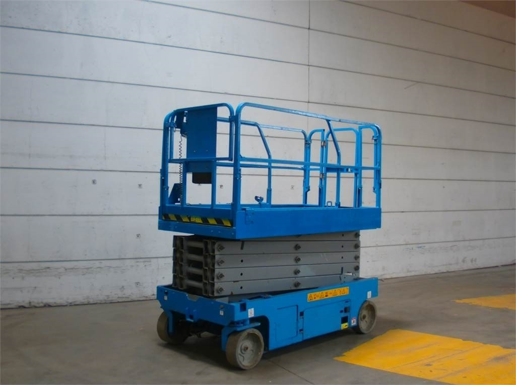 Genie GS3246 - Máy nâng người hình kéo: hình 4 Genie GS3246 - Máy nâng người hình kéo: hình 4