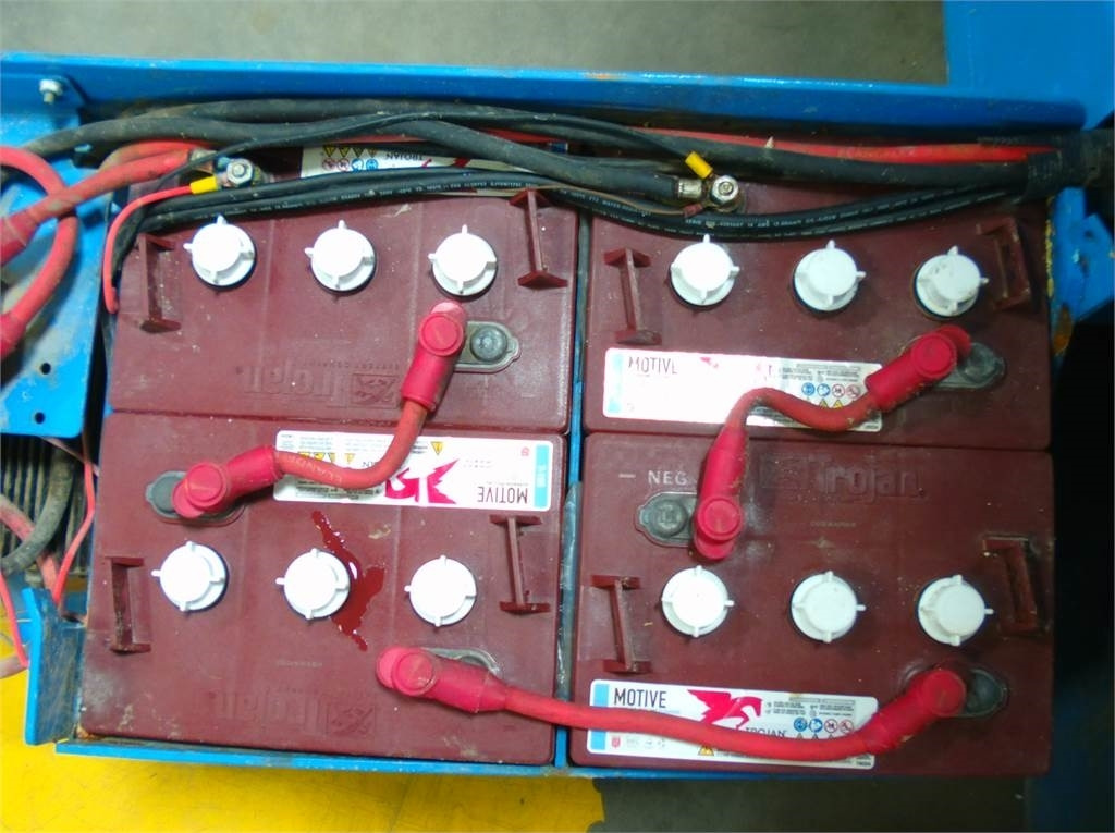 Genie GS3246 - Máy nâng người hình kéo: hình 5 Genie GS3246 - Máy nâng người hình kéo: hình 5