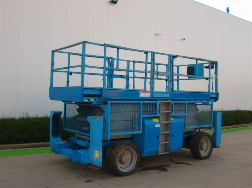Genie GS4390RT - Máy nâng người hình kéo: hình 2 Genie GS4390RT - Máy nâng người hình kéo: hình 2