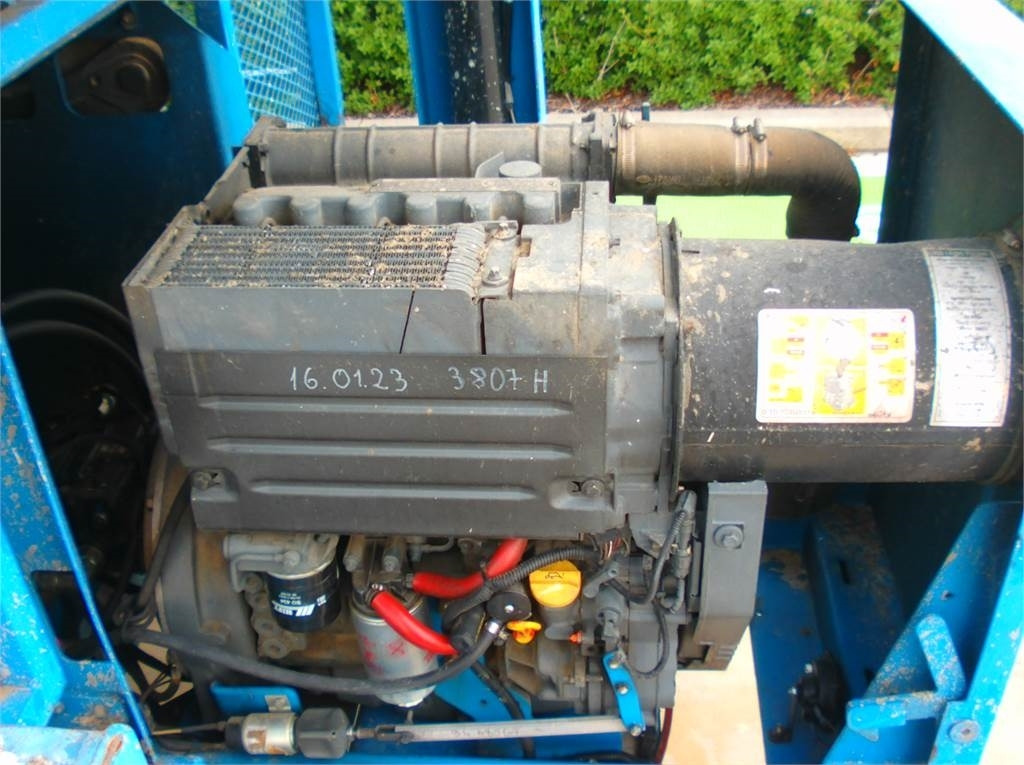 Genie GS4390RT - Máy nâng người hình kéo: hình 5 Genie GS4390RT - Máy nâng người hình kéo: hình 5