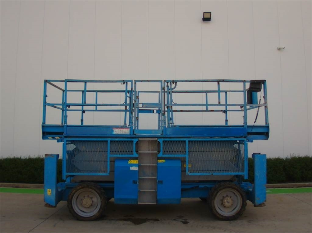 Genie GS4390RT - Máy nâng người hình kéo: hình 1 Genie GS4390RT - Máy nâng người hình kéo: hình 1