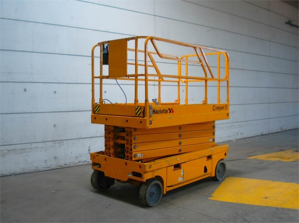 Haulotte Compact 12 - Máy nâng người hình kéo: hình 4 Haulotte Compact 12 - Máy nâng người hình kéo: hình 4