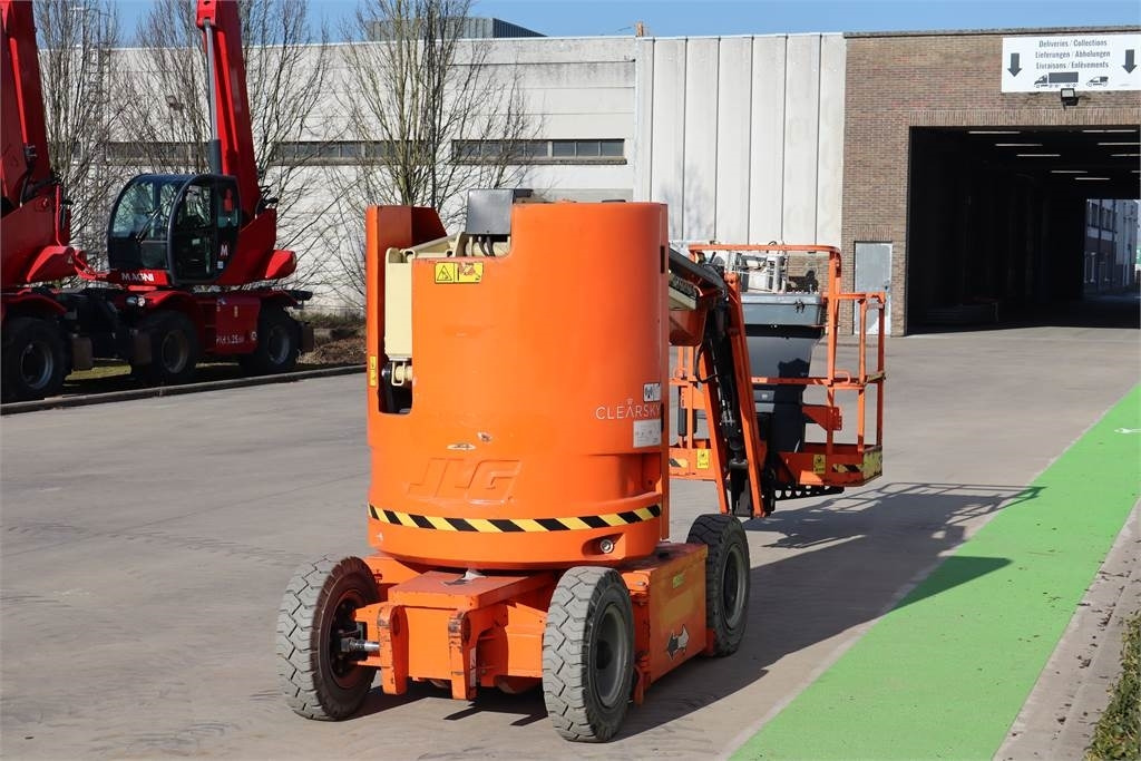 JLG E300AJP - Xe nâng người nhiều khớp nối: hình 4 JLG E300AJP - Xe nâng người nhiều khớp nối: hình 4