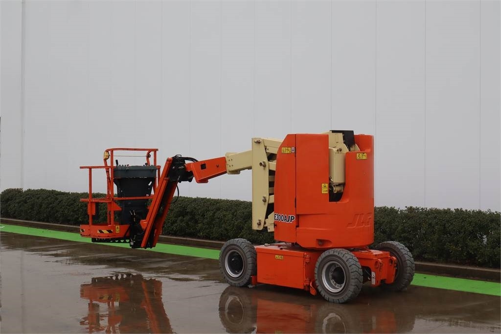 JLG E300AJP - Xe nâng người nhiều khớp nối: hình 3 JLG E300AJP - Xe nâng người nhiều khớp nối: hình 3