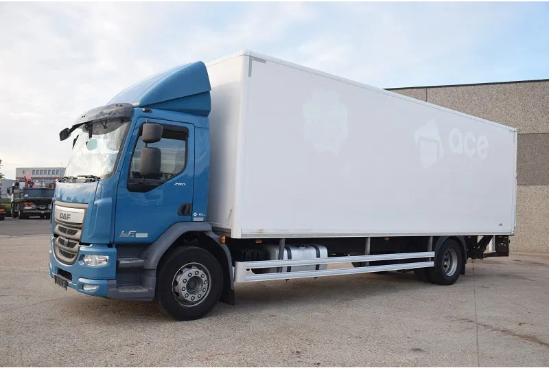 DAF LF 280 - Xe tải hộp: hình 3 DAF LF 280 - Xe tải hộp: hình 3