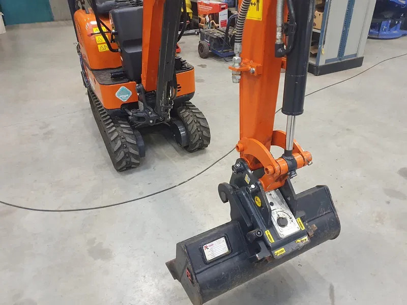 Hitachi ZX10U - 6 serie - 33 working hours - - Máy xúc mini: hình 2 Hitachi ZX10U - 6 serie - 33 working hours - - Máy xúc mini: hình 2