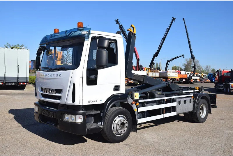 Iveco Iveco Eurocargo 160E25 - Xe tải nâng móc: hình 1 Iveco Iveco Eurocargo 160E25 - Xe tải nâng móc: hình 1