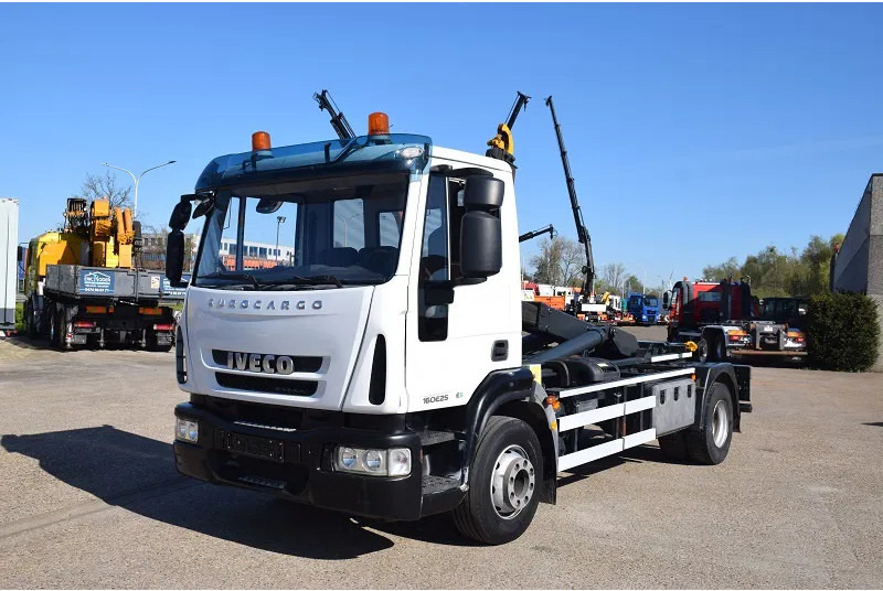 Iveco Iveco Eurocargo 160E25 - Xe tải nâng móc: hình 2 Iveco Iveco Eurocargo 160E25 - Xe tải nâng móc: hình 2