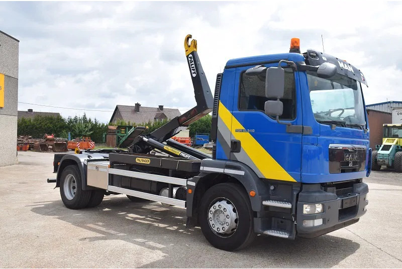 MAN TGM 18.340 - Xe tải nâng móc: hình 1 MAN TGM 18.340 - Xe tải nâng móc: hình 1