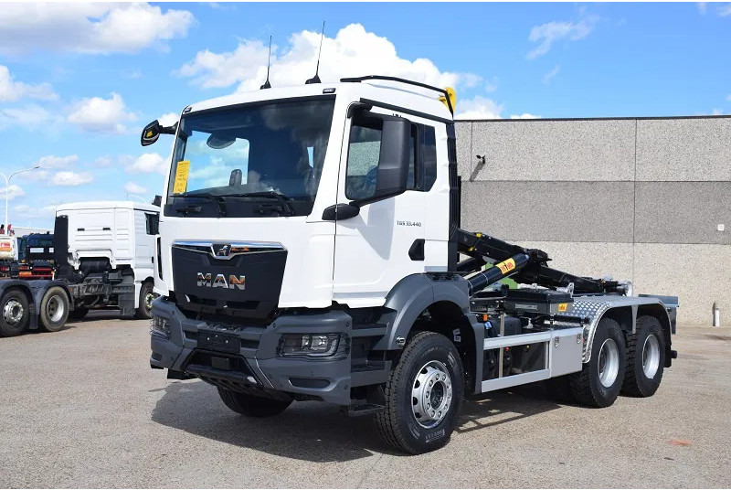 MAN TGS 33.440 - Xe tải nâng móc: hình 2 MAN TGS 33.440 - Xe tải nâng móc: hình 2