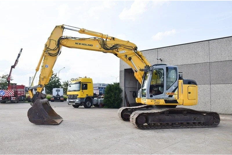 New Holland Kobelco E235B SR-LCT - Máy xúc bánh xích: hình 1 New Holland Kobelco E235B SR-LCT - Máy xúc bánh xích: hình 1