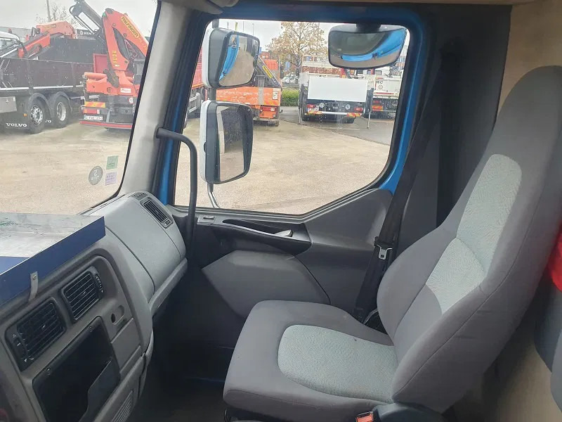 Renault DCi 220 - Xe cẩu tự hành: hình 5 Renault DCi 220 - Xe cẩu tự hành: hình 5