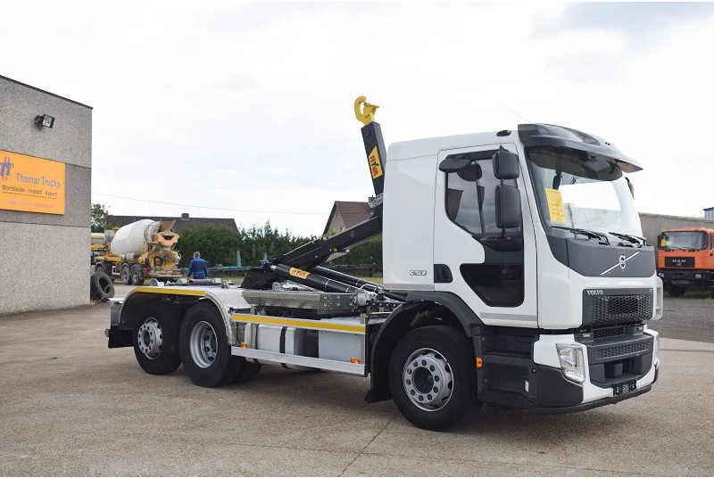 Volvo FE 320 - Xe tải nâng móc: hình 4 Volvo FE 320 - Xe tải nâng móc: hình 4