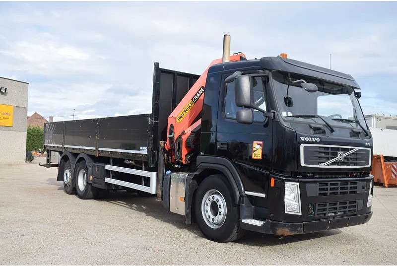 Volvo FM 330 - Xe cẩu tự hành: hình 3 Volvo FM 330 - Xe cẩu tự hành: hình 3