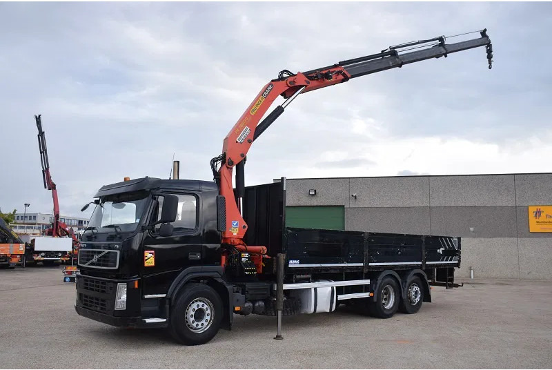 Volvo FM 330 - Xe cẩu tự hành: hình 1 Volvo FM 330 - Xe cẩu tự hành: hình 1