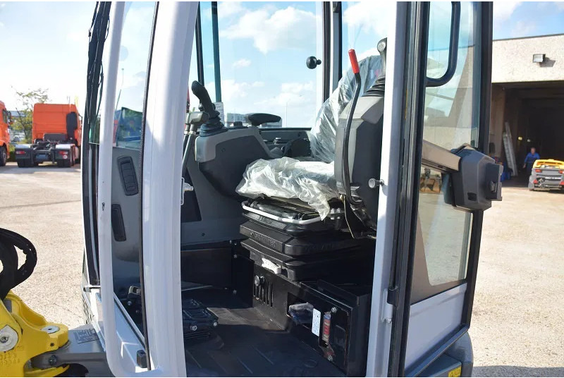 WACKER NEUSON Neuson Wacker 4 TON EZ36 -stock id104 - Máy xúc mini: hình 5 WACKER NEUSON Neuson Wacker 4 TON EZ36 -stock id104 - Máy xúc mini: hình 5