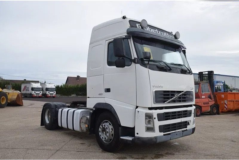 Volvo FH 12.420 - Xe đầu kéo: hình 2 Volvo FH 12.420 - Xe đầu kéo: hình 2