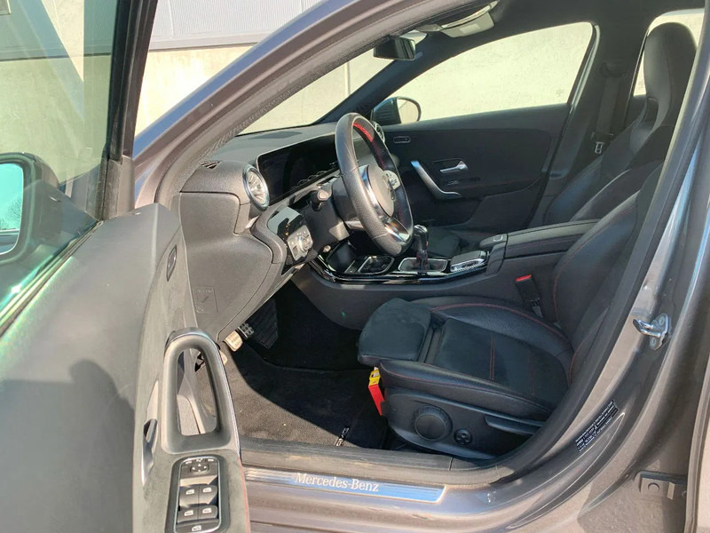 Mercedes-Benz A-Klasse A200 - Xe hơi: hình 3 Mercedes-Benz A-Klasse A200 - Xe hơi: hình 3
