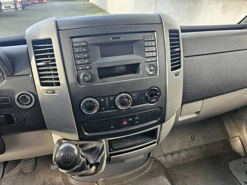 Mercedes-Benz Sprinter 313 - Xe van đông lạnh: hình 5 Mercedes-Benz Sprinter 313 - Xe van đông lạnh: hình 5
