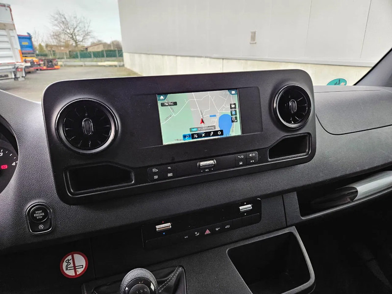 Mercedes-Benz Sprinter 317 CDI*L2H2*360°CAMERA*TEMPOMAT*NAVIGATIE*STOELVERWARMING* - Xe van chở hàng: hình 5 Mercedes-Benz Sprinter 317 CDI*L2H2*360°CAMERA*TEMPOMAT*NAVIGATIE*STOELVERWARMING* - Xe van chở hàng: hình 5