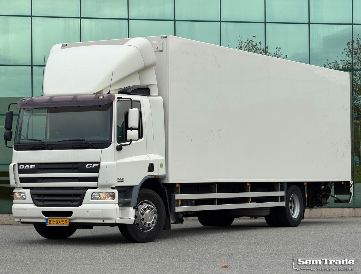 DAF CF 75.250 Euro 3 Manual Gearbox VAN Beurden Isolated BOX Tail Lift Super Condition NL-Truck - Xe tải hộp: hình 1 DAF CF 75.250 Euro 3 Manual Gearbox VAN Beurden Isolated BOX Tail Lift Super Condition NL-Truck - Xe tải hộp: hình 1
