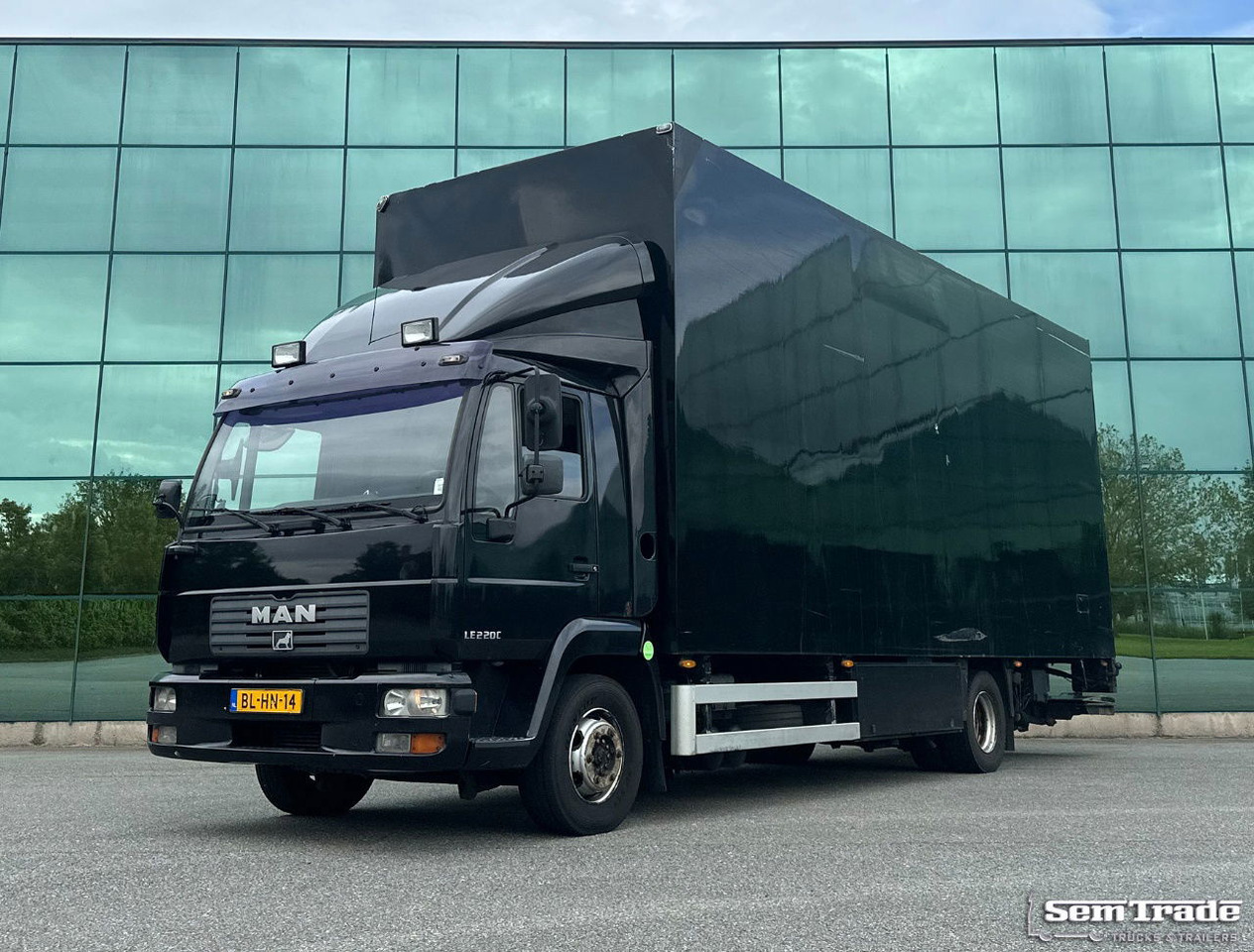 MAN LE 220C Euro 3 Isolated BOX + BOX Heater 740 x 240 x 295 CM Inside Holland Truck - Xe tải hộp: hình 1 MAN LE 220C Euro 3 Isolated BOX + BOX Heater 740 x 240 x 295 CM Inside Holland Truck - Xe tải hộp: hình 1