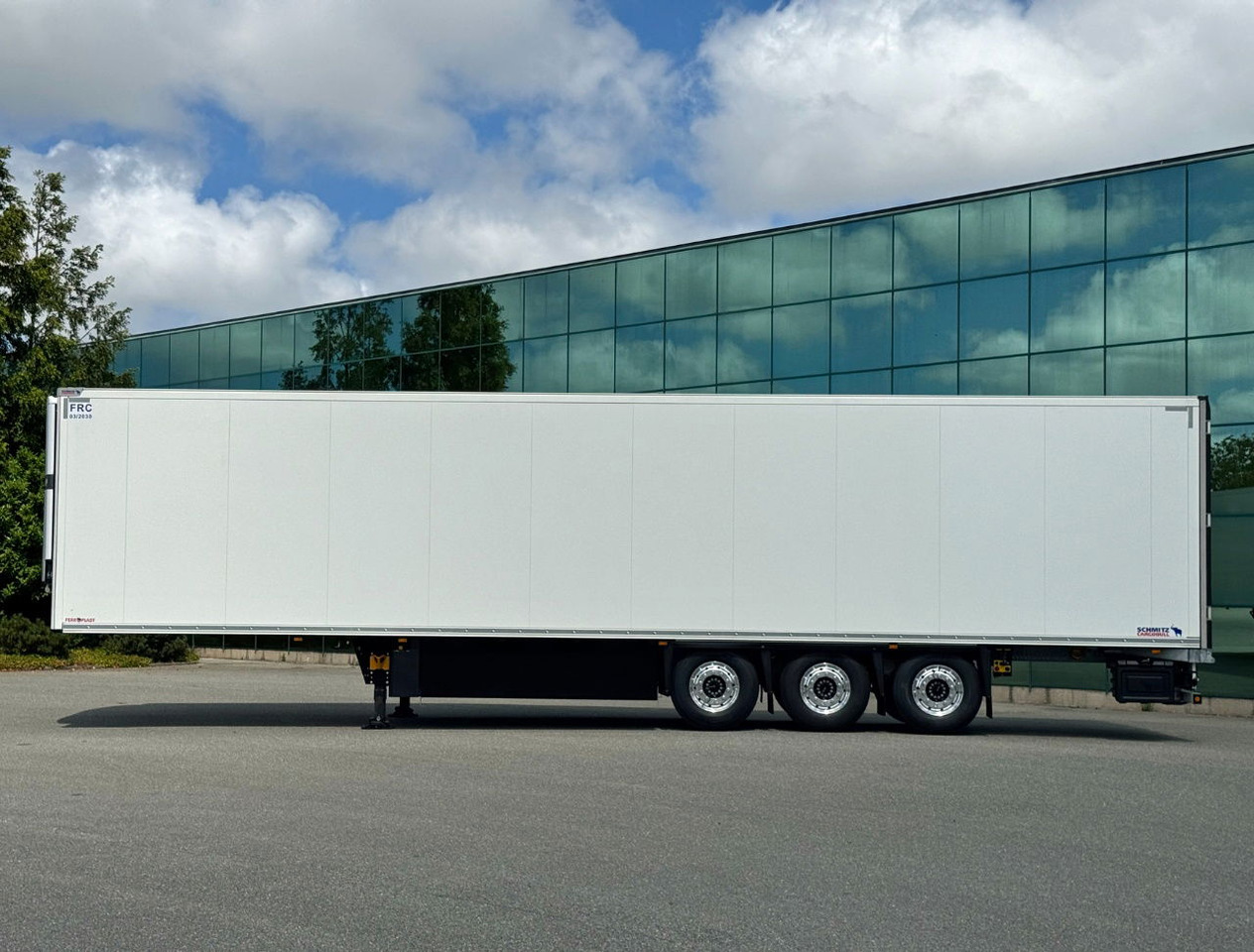 Schmitz Cargobull SCBS3B Thermo King Avancer A-400 270 High NEW AND Unused 2x Lift Axles Flower Wide - Sơ mi rơ moóc đông lạnh: hình 2 Schmitz Cargobull SCBS3B Thermo King Avancer A-400 270 High NEW AND Unused 2x Lift Axles Flower Wide - Sơ mi rơ moóc đông lạnh: hình 2