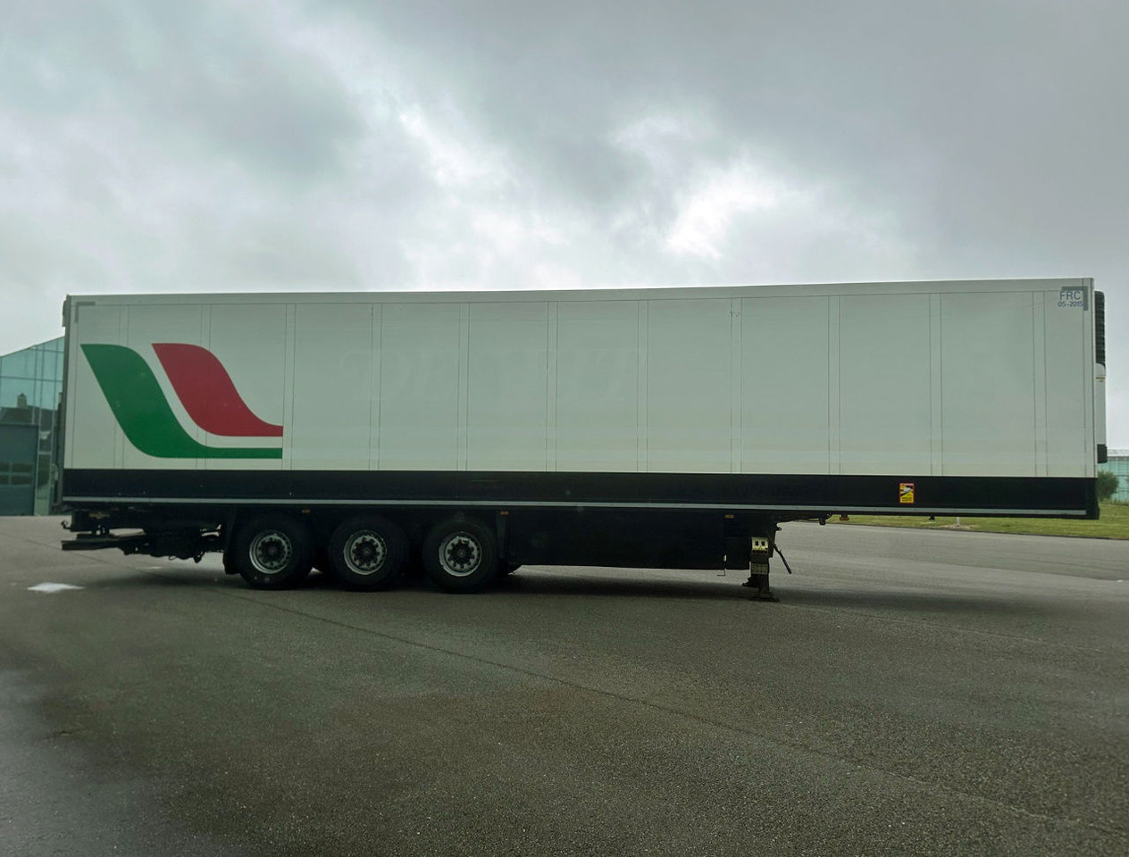 Schmitz Cargobull SKO24 Carrier Maxima 5.502 Hours 270 CM High 250 CM Wide Disc - Sơ mi rơ moóc đông lạnh: hình 5 Schmitz Cargobull SKO24 Carrier Maxima 5.502 Hours 270 CM High 250 CM Wide Disc - Sơ mi rơ moóc đông lạnh: hình 5
