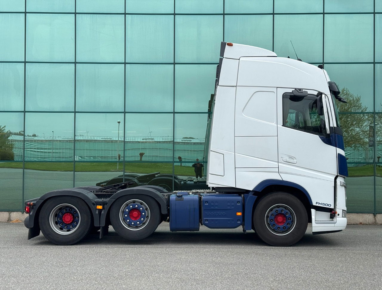 Volvo FH Globetrotter 6X2 701.000 KM Super Condition NL Truck - Xe đầu kéo: hình 5 Volvo FH Globetrotter 6X2 701.000 KM Super Condition NL Truck - Xe đầu kéo: hình 5