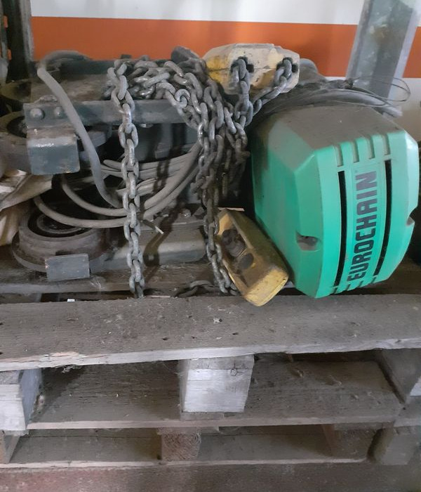 Palans ellectriques de 500 kgs à 4 tonnes - Tay quay cho Máy móc xây dựng: hình 1 Palans ellectriques de 500 kgs à 4 tonnes - Tay quay cho Máy móc xây dựng: hình 1