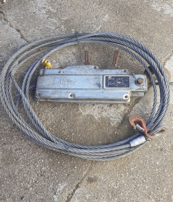 Palans ellectriques de 500 kgs à 4 tonnes - Tay quay cho Máy móc xây dựng: hình 3 Palans ellectriques de 500 kgs à 4 tonnes - Tay quay cho Máy móc xây dựng: hình 3