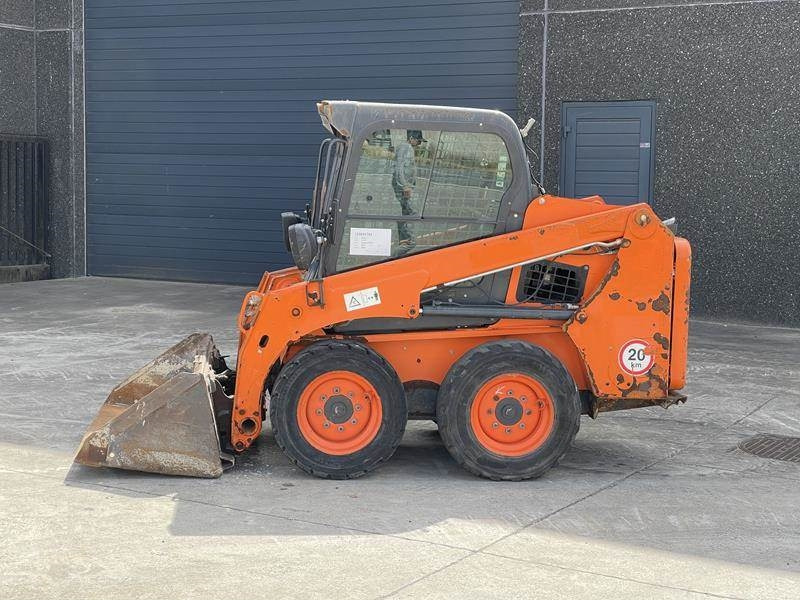 Bobcat S 450 - Máy xúc lật bánh lốp: hình 3 Bobcat S 450 - Máy xúc lật bánh lốp: hình 3