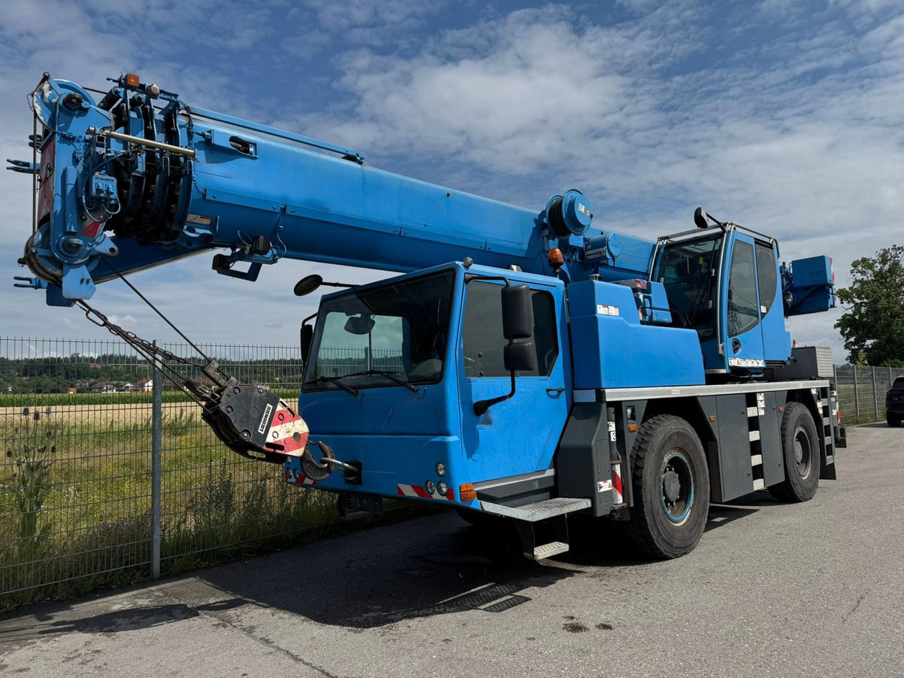 LIEBHERR LTM 1040-2.1 - Cẩu bánh lốp: hình 1 LIEBHERR LTM 1040-2.1 - Cẩu bánh lốp: hình 1