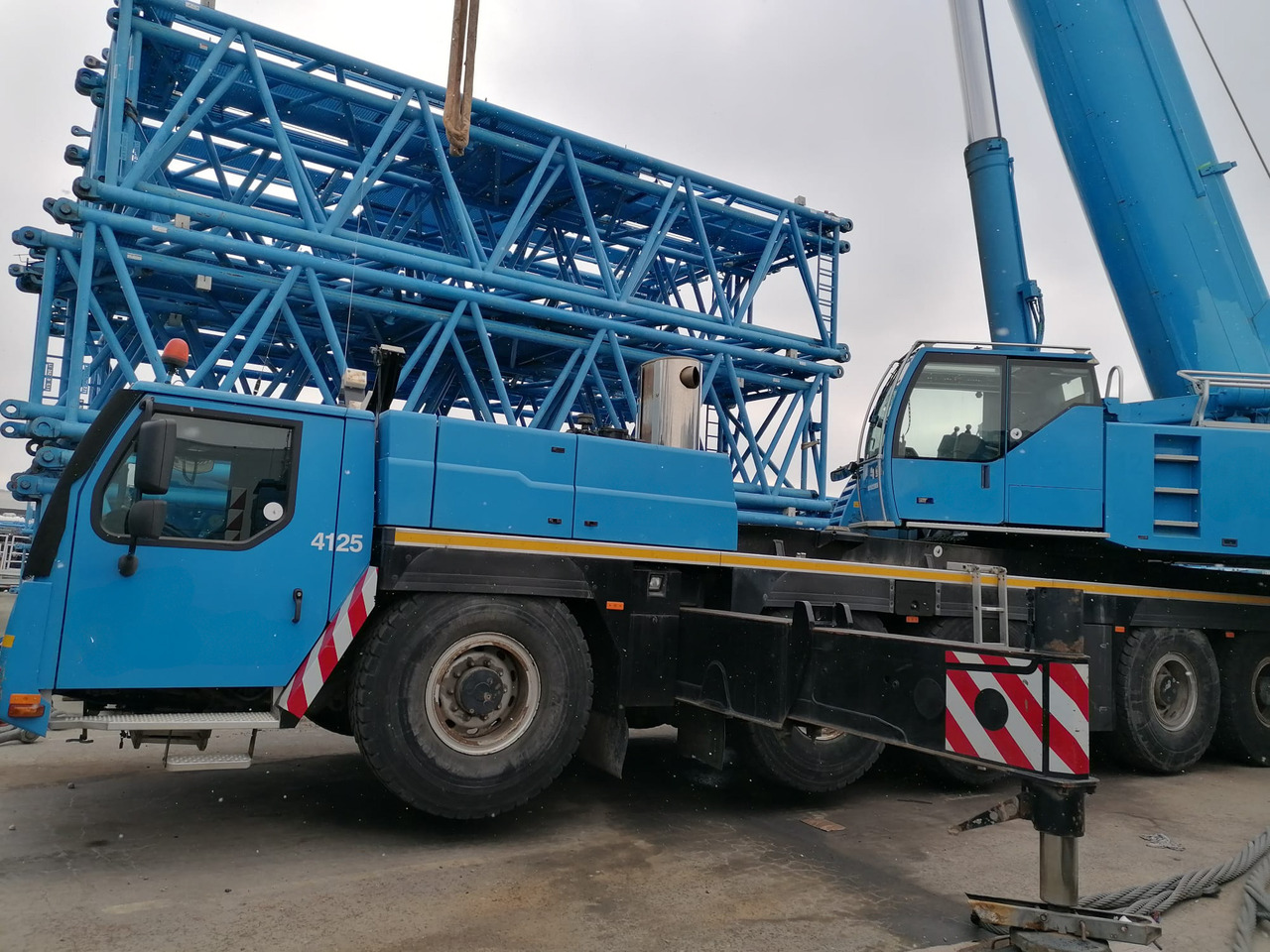 Liebherr LTM 1200-5.1 - Cẩu bánh lốp: hình 2 Liebherr LTM 1200-5.1 - Cẩu bánh lốp: hình 2