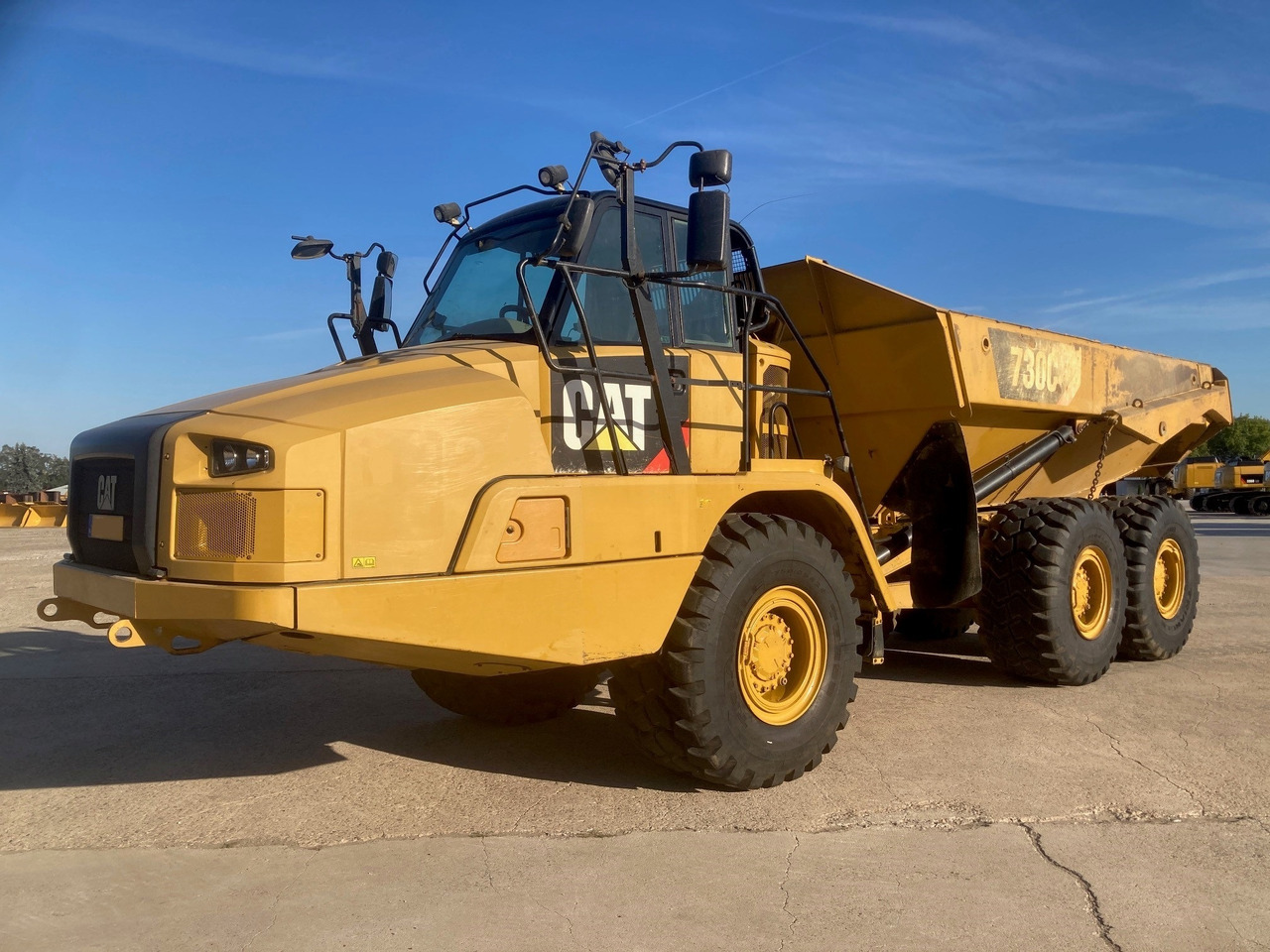 CATERPILLAR 730C - Xe ben đổ có khớp nối: hình 1 CATERPILLAR 730C - Xe ben đổ có khớp nối: hình 1
